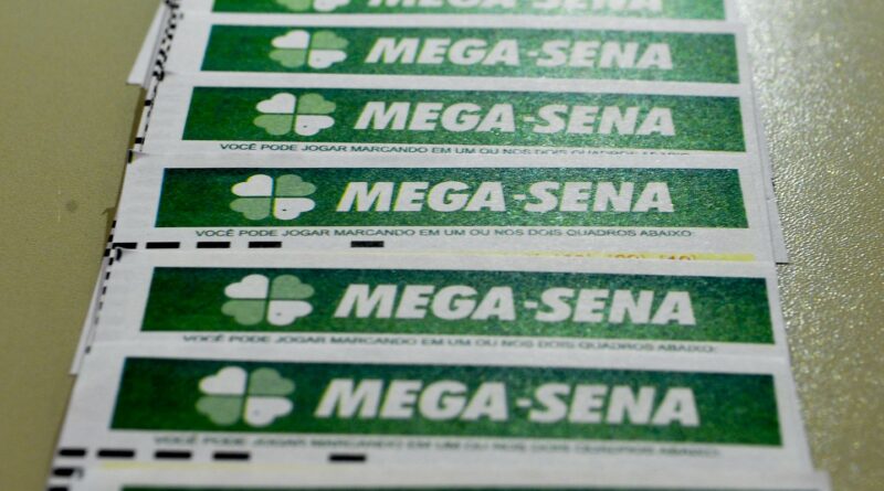 Mega-Sena acumula e prêmio principal vai para R$ 8 milhões
