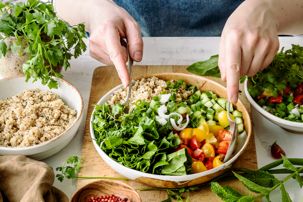 Dieta vegana precisa de suplementação? O que a nutrologia vegetariana recomenda